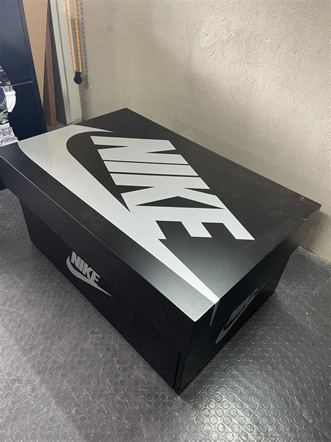 nike schuhbox schwarz